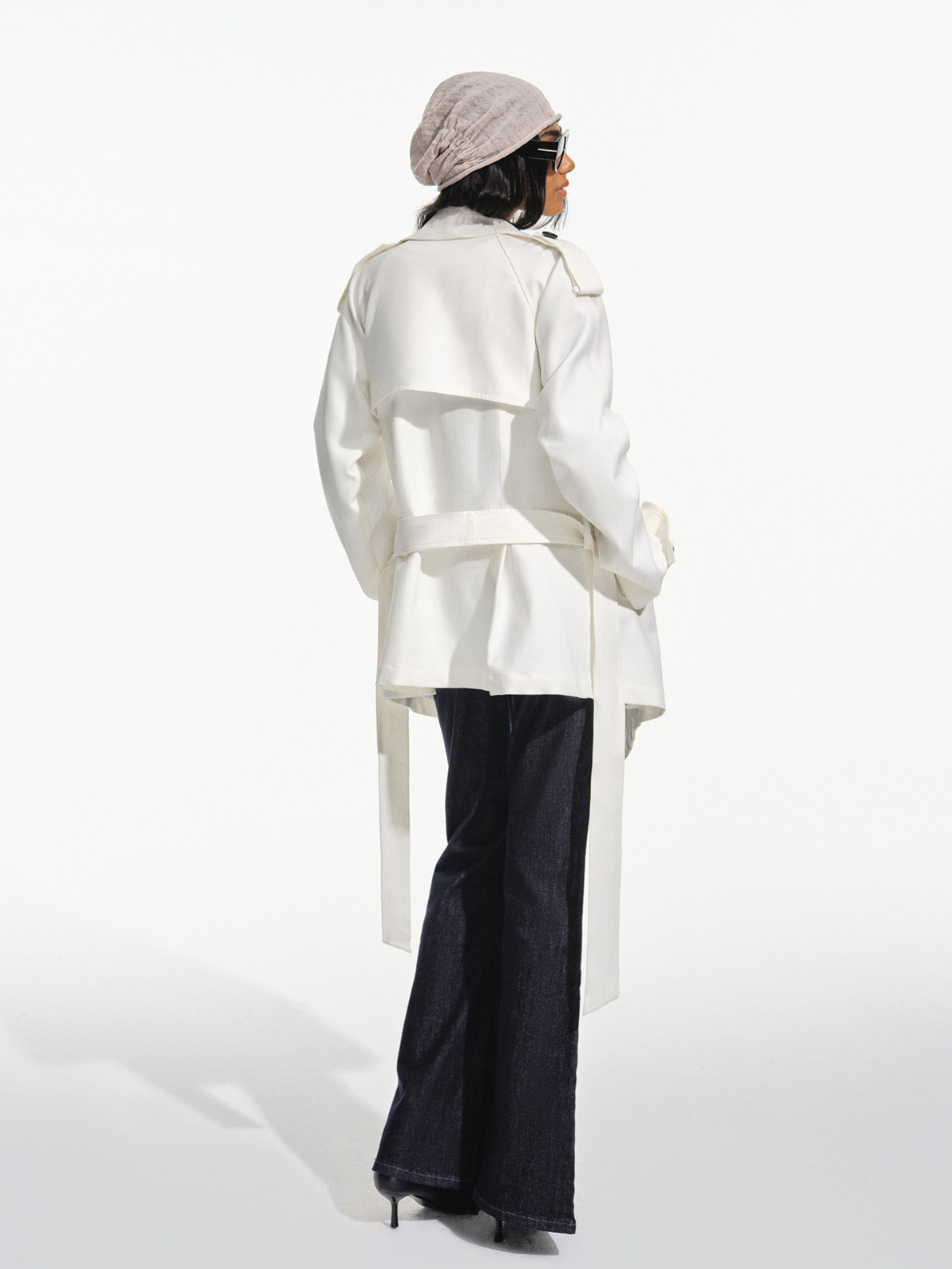 Plissierter zweireihiger Trenchcoat