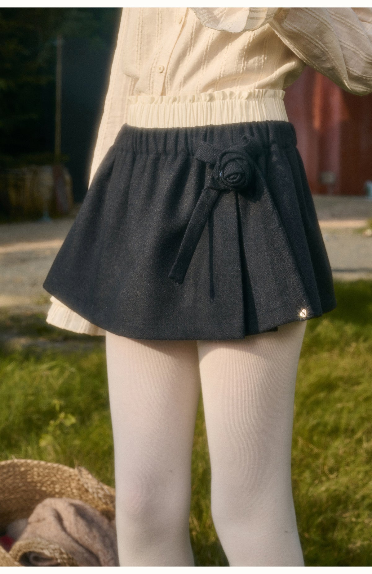 Completo con cappotto corto in lana e gonna — Carica immagine 9 in vista galleria