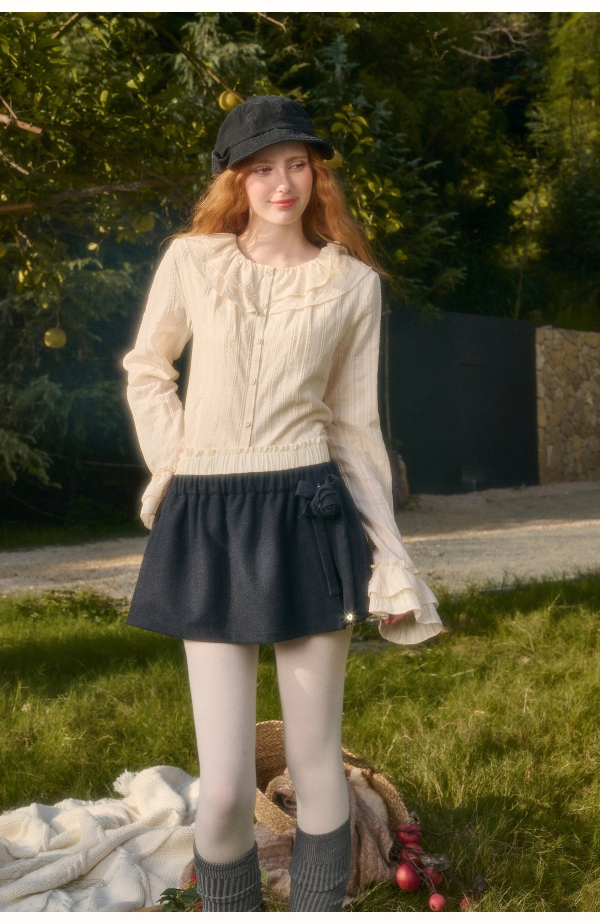Completo con cappotto corto in lana e gonna