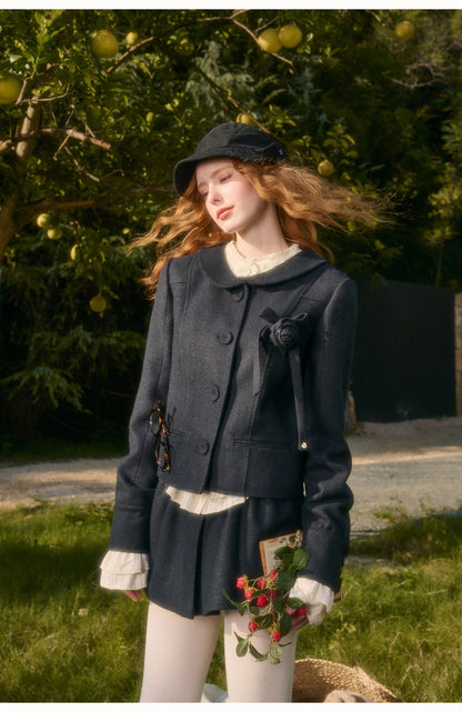 Completo con cappotto corto in lana e gonna