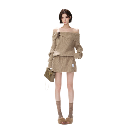 Aufgerautes geripptes One-Shoulder-Strickkleid