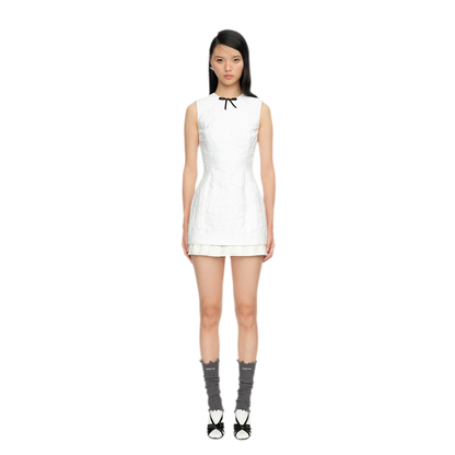 Elegant Sleeveless Fitted Dress