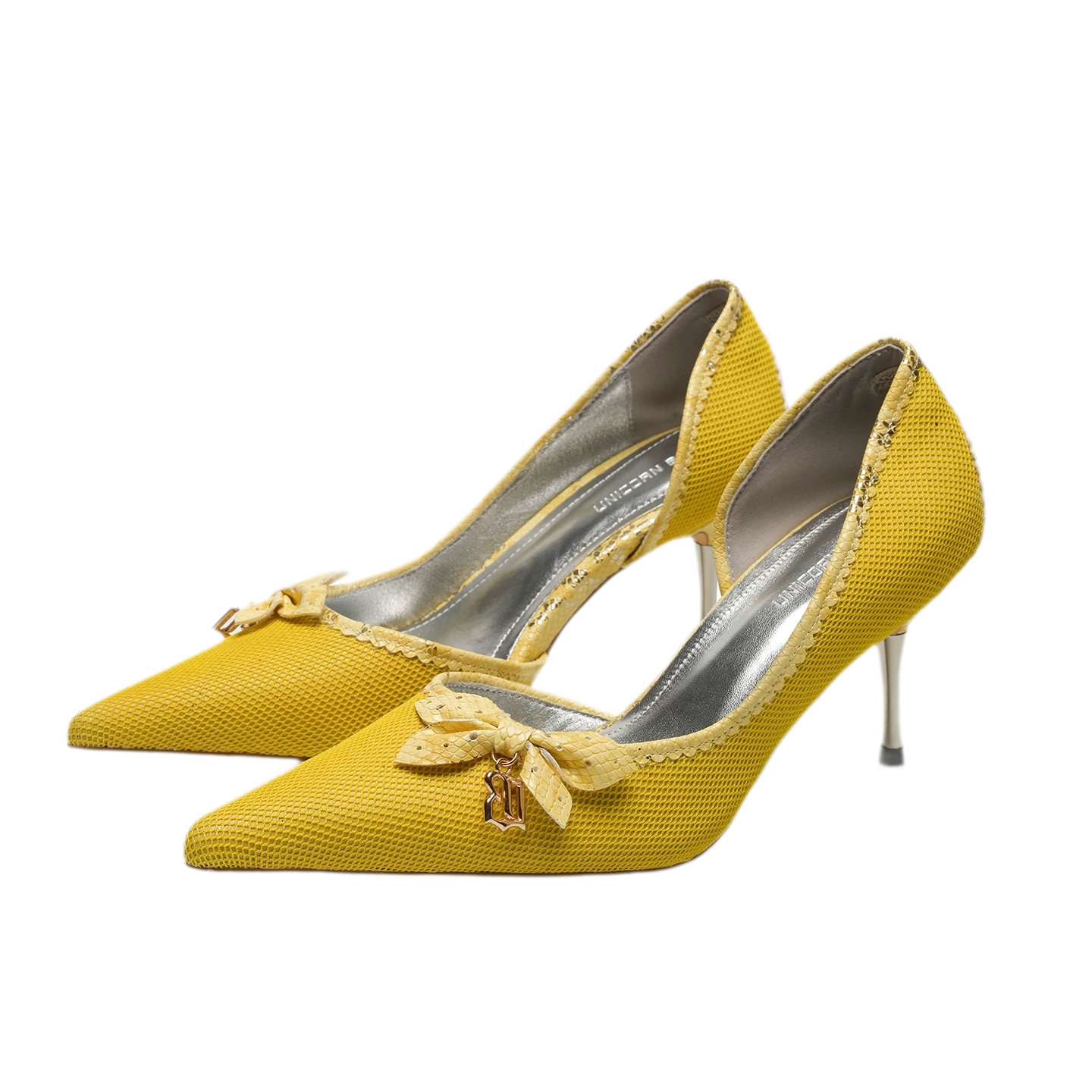 Glossy Bow Pointed-Toe Pumps
