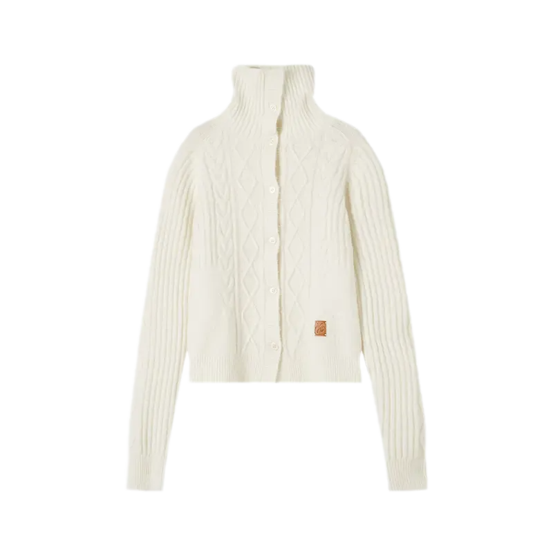 Taillierter Cardigan aus Zopfmusterstrick