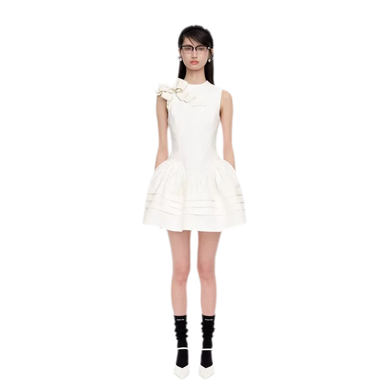 Elegant Summer Dress with Side Bow Detail