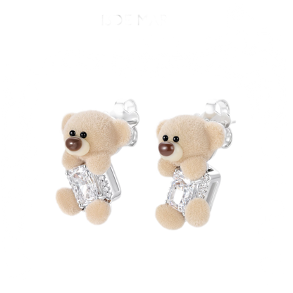 ふわふわジルコンベアスタッドピアス