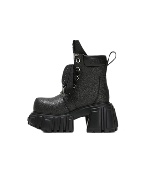 Black (Boots Only) / 35