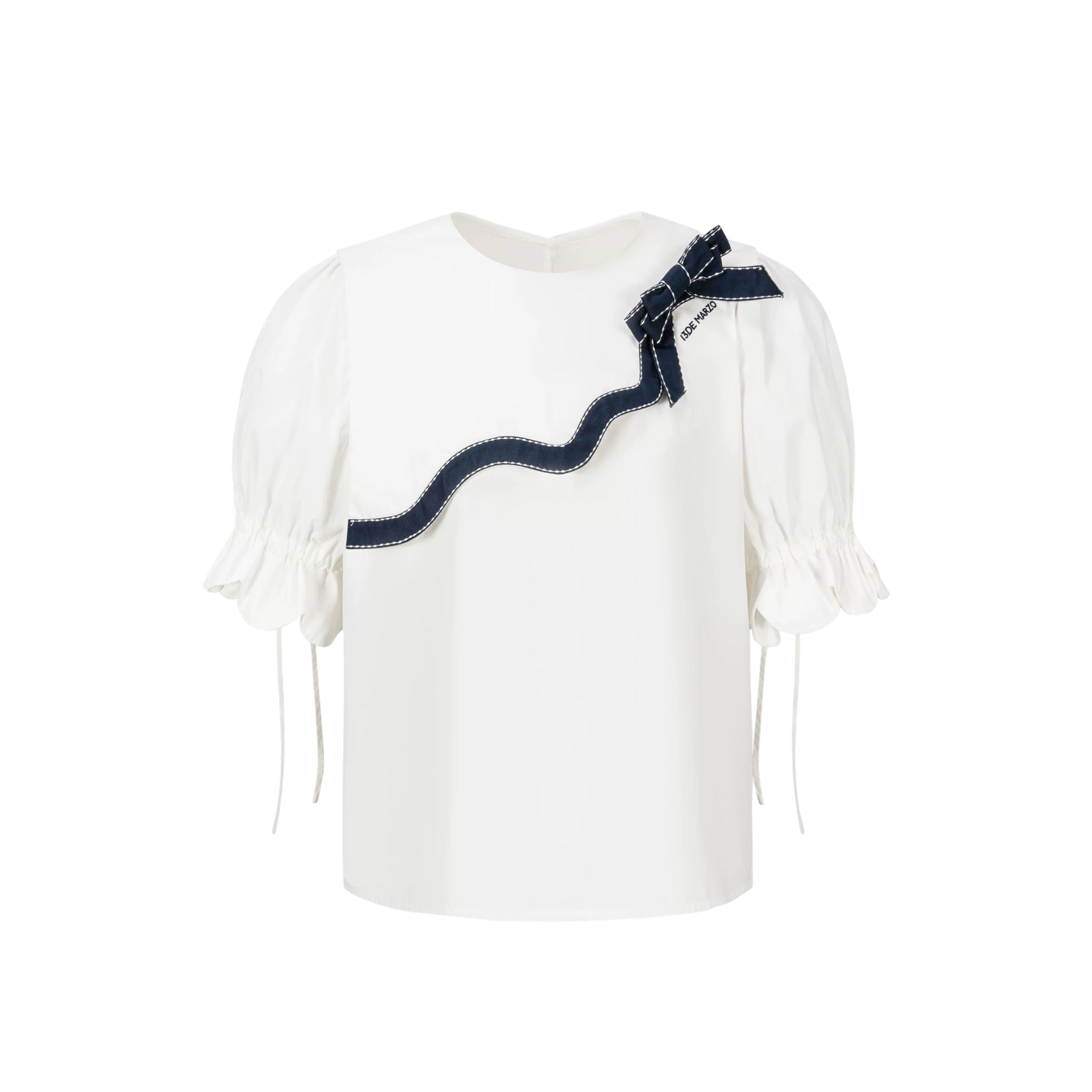 Short-sleeve shirt with 3D bow