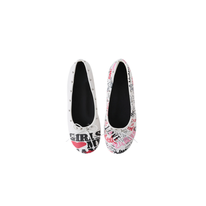 Zapatos Mary Jane con tachuelas de graffiti
