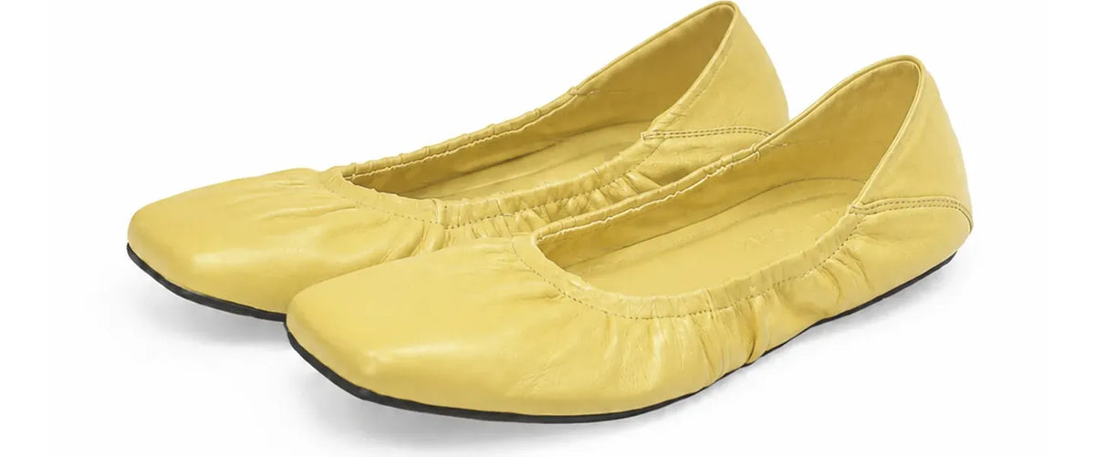 Plissierte Ballerinas aus Lammleder mit eckiger Zehenpartie