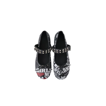Zapatos Mary Jane con tachuelas de graffiti