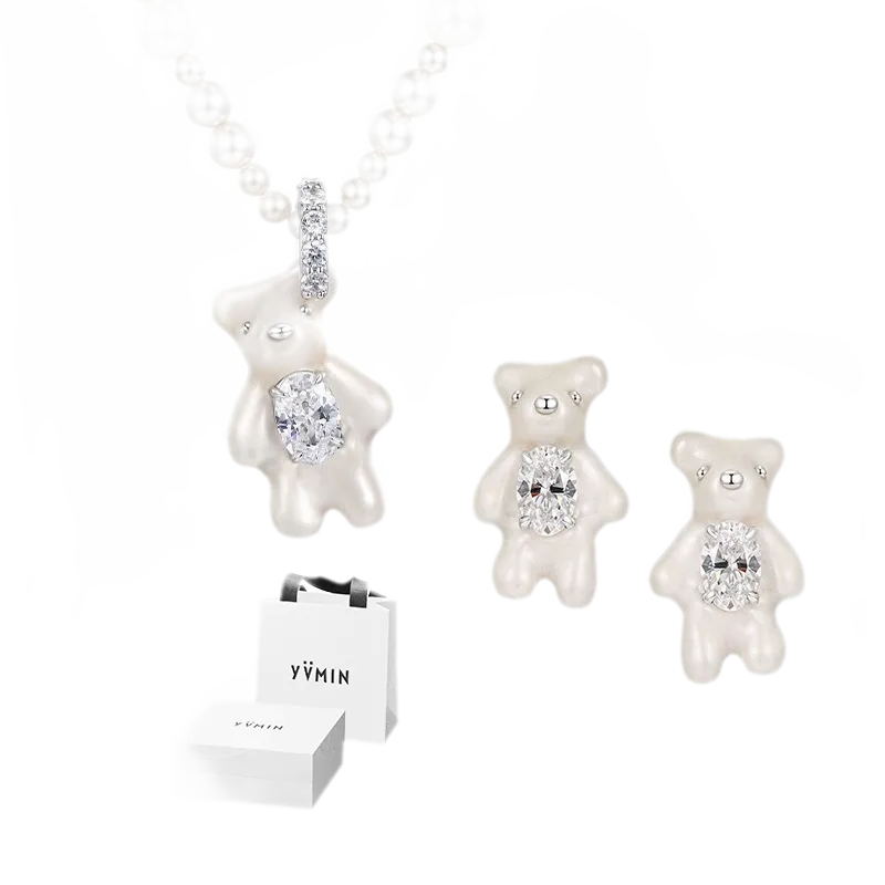 Graduated Pearl Bear Necklace