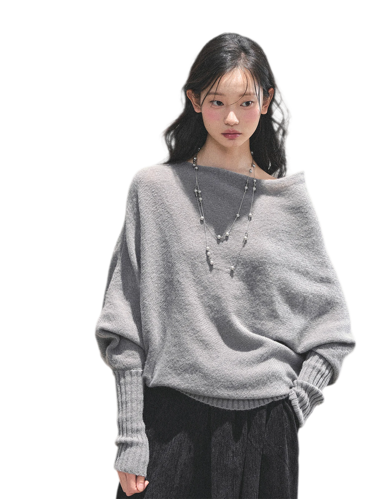 Maglione in maglia morbida con scollo monospalla