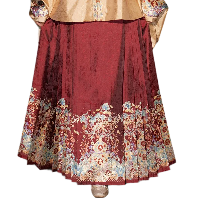 Ming-Style Brocade Mamian Set
