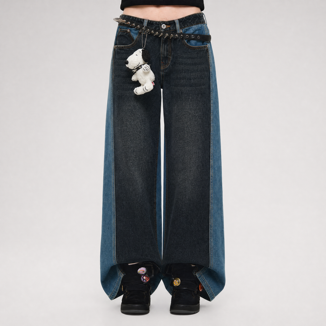 Contrast Embroidered Straight-Leg Jeans