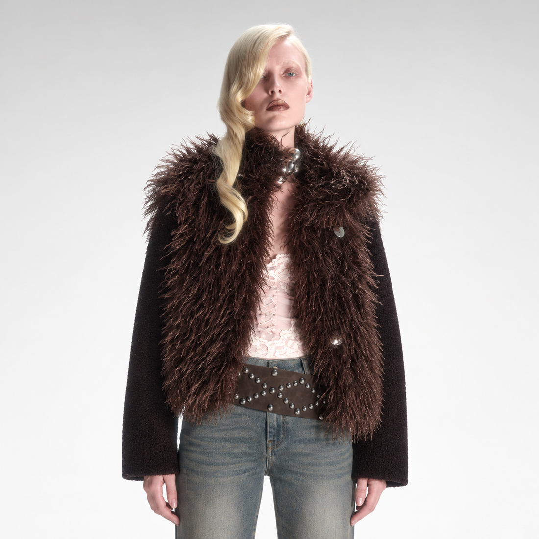 Veste courte en laine à ceinture contrastante