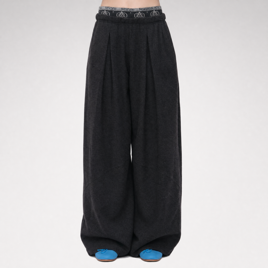 Pleated Contrast Wide-Leg Trousers