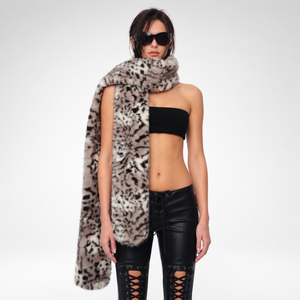 Bufanda de piel sintética con estampado de leopardo