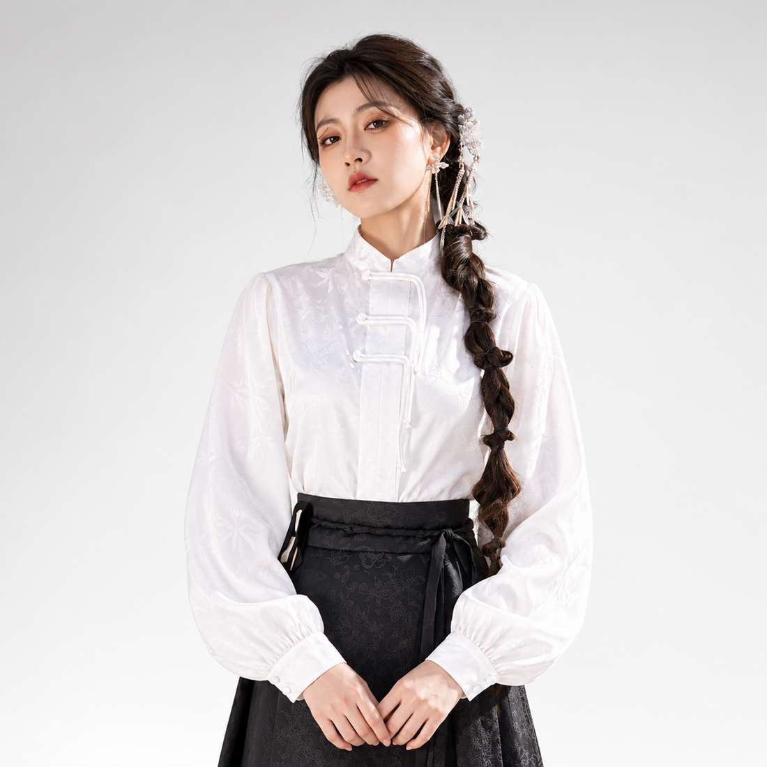 墨白 Ink White Jacquard Asymmetrical Stand-Collar