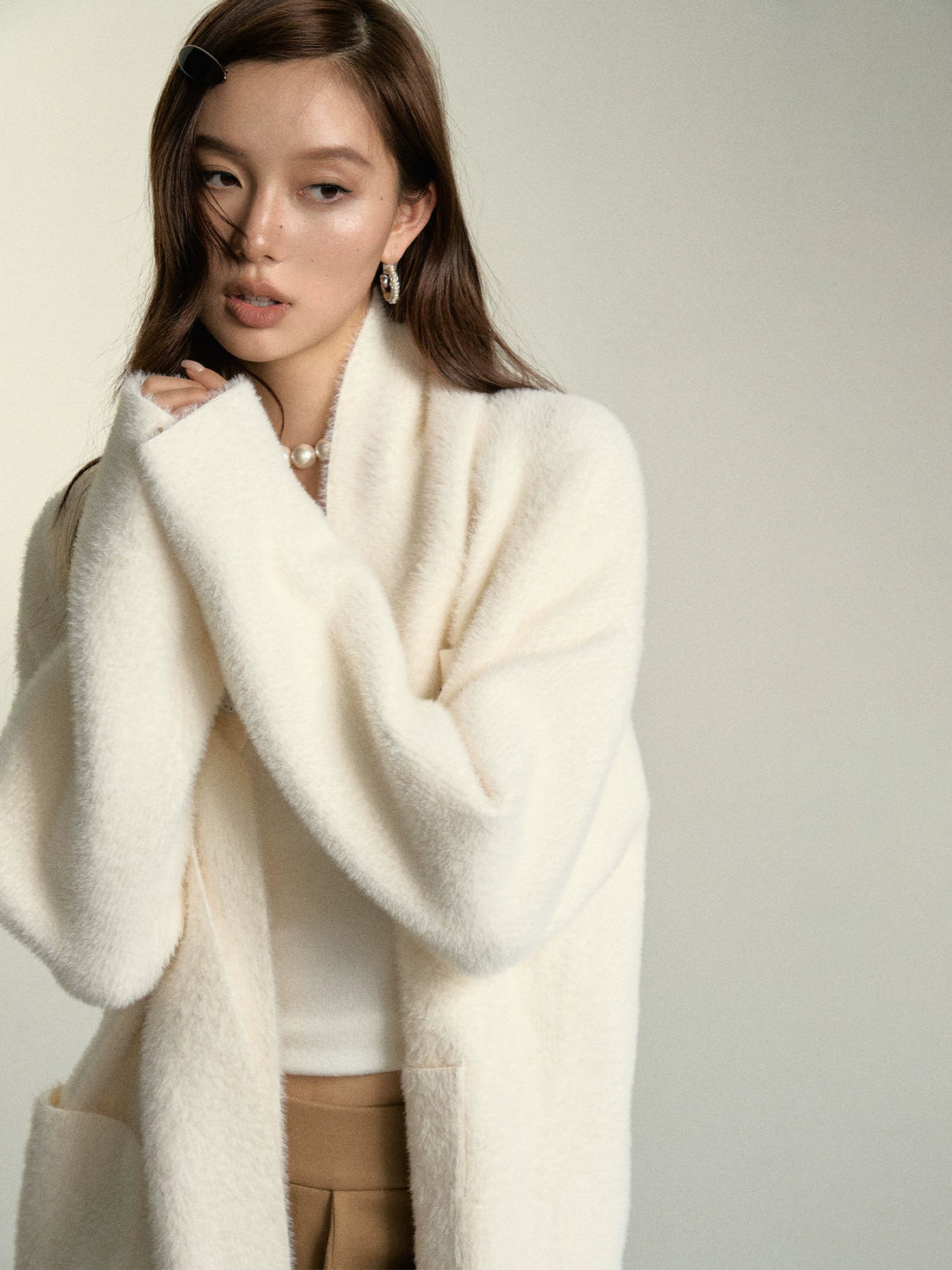 White Faux Mink Fur Collar Scarf Sweater - CHINASQUAD