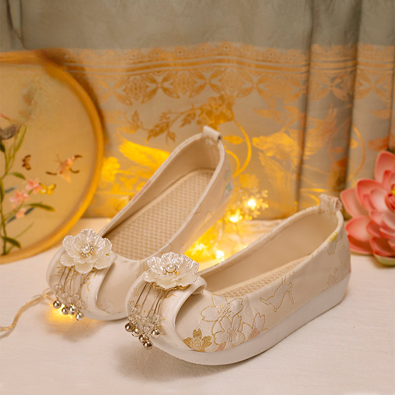 &quot;Golden Jade&quot; Ming Dynasty Floral Embroidery Flat Shoes - CHINASQUAD